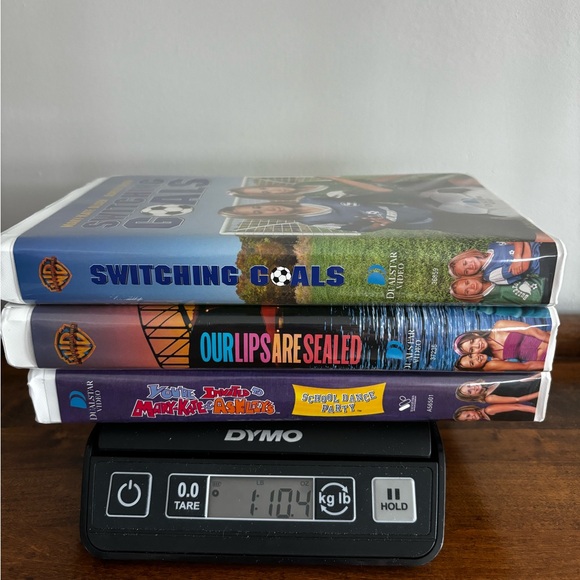Lot of 3 Mary Kate and Ashlee VHS tapes our lips are sealed switching goals - Picture 10 of 10